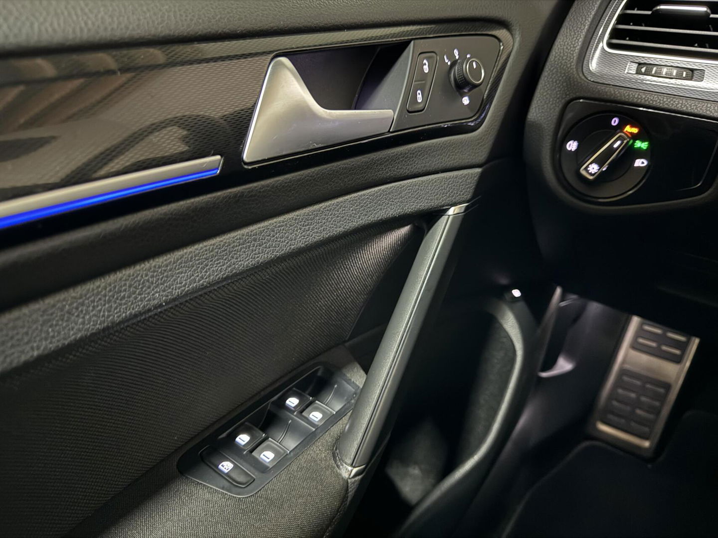 Volkswagen Golf 1.4 TSI GTE Pano DSG Navi Cruise PDC NAP