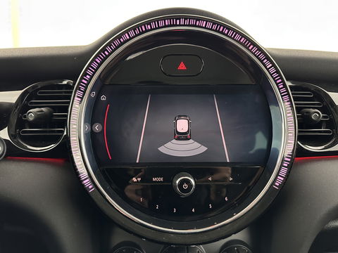 MINI Mini Electric Business Edition 33 kWh [ 3-Fase ] (INCL-BTW) Aut. *LEATHER | FULL-LED | KEYLESS | SPORT-SEATS | NAVI-FULLMAP | ECC | AMBIENT-LIGHT | DAB | DIGI-COCKPIT | PDC | 17"ALU*