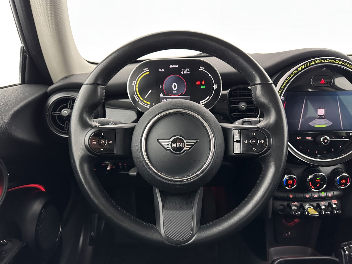 MINI Mini Electric Business Edition 33 kWh [ 3-Fase ] (INCL-BTW) Aut. *LEATHER | FULL-LED | KEYLESS | SPORT-SEATS | NAVI-FULLMAP | ECC | AMBIENT-LIGHT | DAB | DIGI-COCKPIT | PDC | 17"ALU*