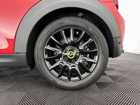 MINI Mini Electric Business Edition 33 kWh [ 3-Fase ] (INCL-BTW) Aut. *LEATHER | FULL-LED | KEYLESS | SPORT-SEATS | NAVI-FULLMAP | ECC | AMBIENT-LIGHT | DAB | DIGI-COCKPIT | PDC | 17"ALU*