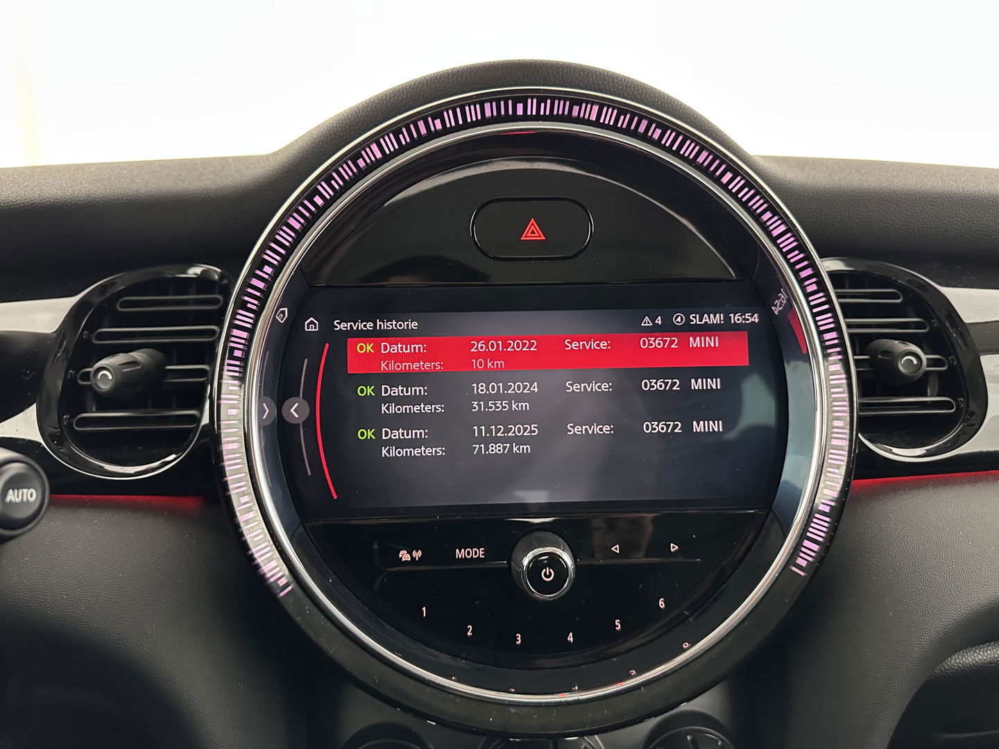 MINI Mini Electric Business Edition 33 kWh [ 3-Fase ] (INCL-BTW) Aut. *LEATHER | FULL-LED | KEYLESS | SPORT-SEATS | NAVI-FULLMAP | ECC | AMBIENT-LIGHT | DAB | DIGI-COCKPIT | PDC | 17"ALU*