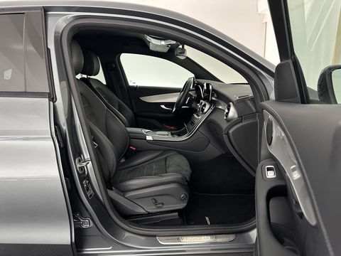 Mercedes-Benz GLC Coupé 300de 4MATIC Business Solution AMG (Plug-in) (INCL.BTW) *LEATHER-FABRIC | FULL-LED | CAMERA | HEATED-SPORTSEATS | NAVI-FULLMAP | PRIVACYGLASS | SHIFTPADDLES | DAB+ | ECC | PDC | CRUISE | 19''ALU*