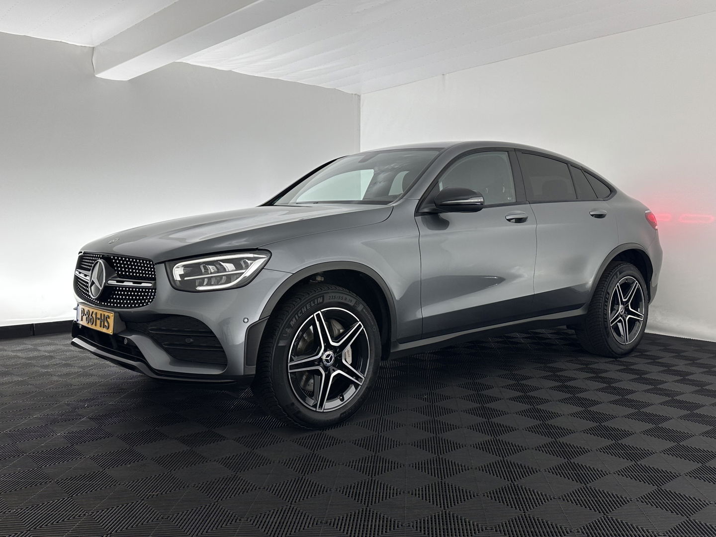 Mercedes-Benz GLC Coupé 300de 4MATIC Business Solution AMG (Plug-in) (INCL.BTW) *LEATHER-FABRIC | FULL-LED | CAMERA | HEATED-SPORTSEATS | NAVI-FULLMAP | PRIVACYGLASS | SHIFTPADDLES | DAB+ | ECC | PDC | CRUISE | 19''ALU*