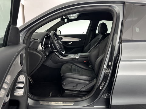 Mercedes-Benz GLC Coupé 300de 4MATIC Business Solution AMG (Plug-in) (INCL.BTW) *LEATHER-FABRIC | FULL-LED | CAMERA | HEATED-SPORTSEATS | NAVI-FULLMAP | PRIVACYGLASS | SHIFTPADDLES | DAB+ | ECC | PDC | CRUISE | 19''ALU*