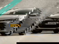Toyota Corolla Touring Sports - 1.8 Hybrid Sport Automaat (APPLE CARPLAY, CAMERA, TREKHAAK, SPORTSTOELEN, KEYLESS, ADAPTIVE CRUISE, NIEUWSTAAT)