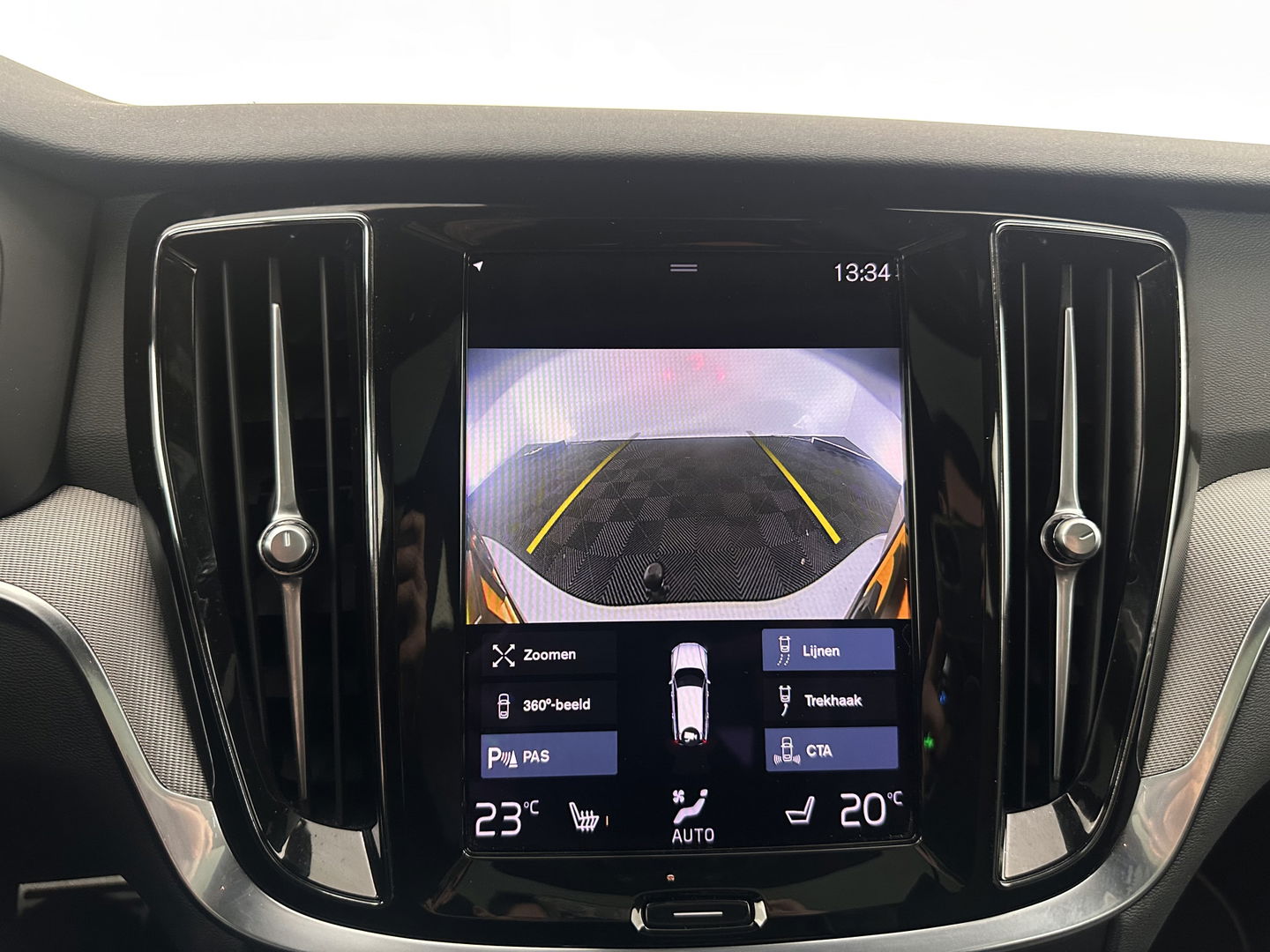 Volvo V60 2.0 T6 Recharge AWD R-Design (Plug-in) (INCL.BTW) Aut. *PANO | HEAD-UP | LEATHER-FABRIC | FULL-LED | MEMORY-PACK | HARMAN/KARDON | DIGI-COCKPIT | HEATED-SPORTSEATS | KEYLESS | DAB+ | NAVI-FULLMAP | PDC | CRUISE | TOWBAR | 19''ALU*