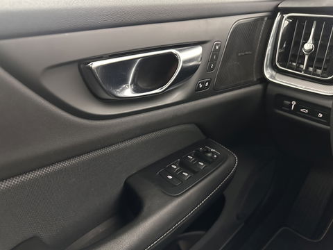 Volvo V60 2.0 T6 Recharge AWD R-Design (Plug-in) (INCL.BTW) Aut. *PANO | HEAD-UP | LEATHER-FABRIC | FULL-LED | MEMORY-PACK | HARMAN/KARDON | DIGI-COCKPIT | HEATED-SPORTSEATS | KEYLESS | DAB+ | NAVI-FULLMAP | PDC | CRUISE | TOWBAR | 19''ALU*