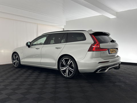 Volvo V60 2.0 T6 Recharge AWD R-Design (Plug-in) (INCL.BTW) Aut. *PANO | HEAD-UP | LEATHER-FABRIC | FULL-LED | MEMORY-PACK | HARMAN/KARDON | DIGI-COCKPIT | HEATED-SPORTSEATS | KEYLESS | DAB+ | NAVI-FULLMAP | PDC | CRUISE | TOWBAR | 19''ALU*