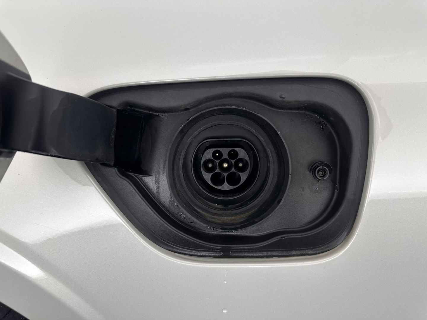 Volvo V60 2.0 T6 Recharge AWD R-Design (Plug-in) (INCL.BTW) Aut. *PANO | HEAD-UP | LEATHER-FABRIC | FULL-LED | MEMORY-PACK | HARMAN/KARDON | DIGI-COCKPIT | HEATED-SPORTSEATS | KEYLESS | DAB+ | NAVI-FULLMAP | PDC | CRUISE | TOWBAR | 19''ALU*