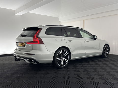 Volvo V60 2.0 T6 Recharge AWD R-Design (Plug-in) (INCL.BTW) Aut. *PANO | HEAD-UP | LEATHER-FABRIC | FULL-LED | MEMORY-PACK | HARMAN/KARDON | DIGI-COCKPIT | HEATED-SPORTSEATS | KEYLESS | DAB+ | NAVI-FULLMAP | PDC | CRUISE | TOWBAR | 19''ALU*