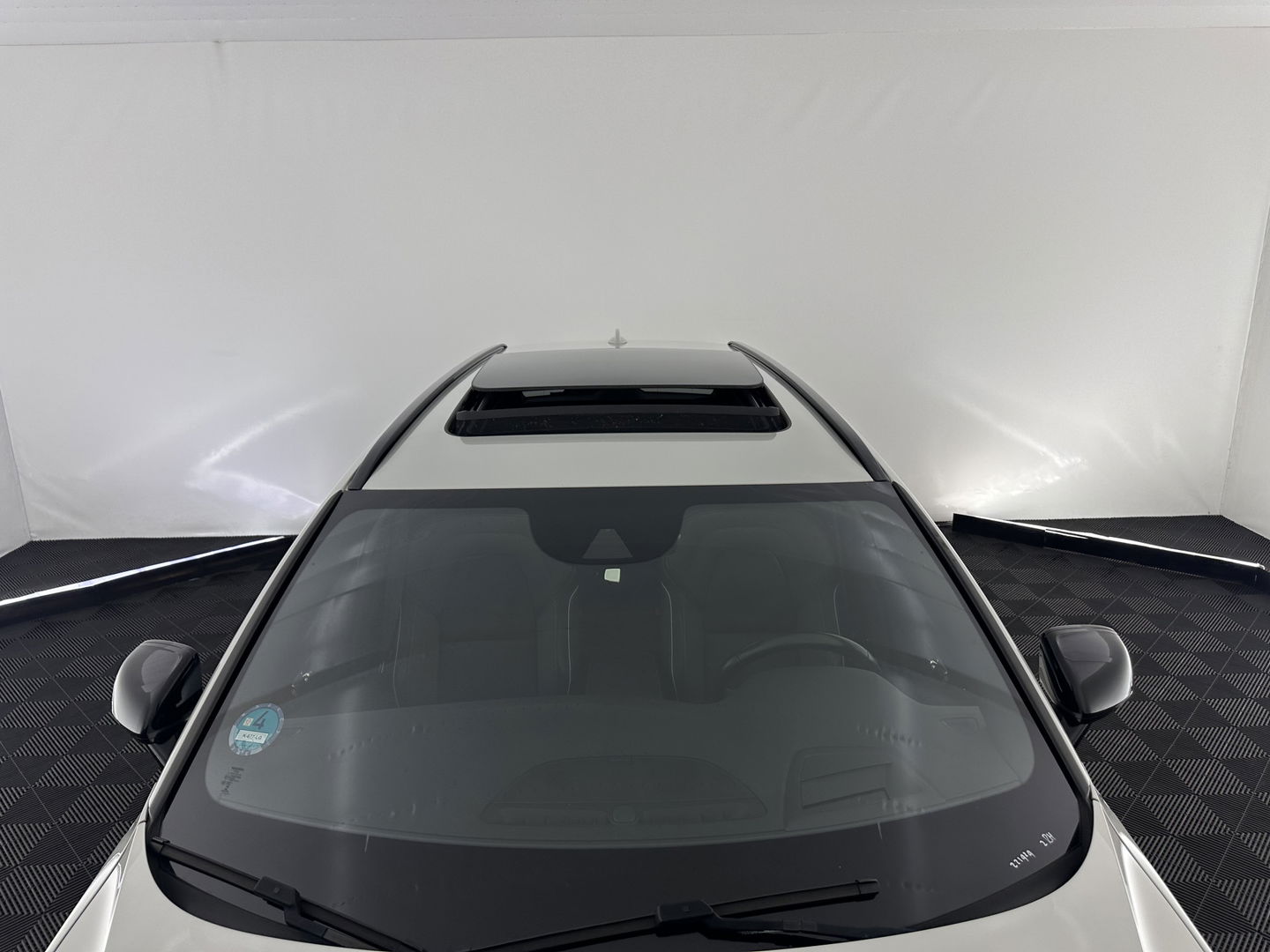 Volvo V60 2.0 T6 Recharge AWD R-Design (Plug-in) (INCL.BTW) Aut. *PANO | HEAD-UP | LEATHER-FABRIC | FULL-LED | MEMORY-PACK | HARMAN/KARDON | DIGI-COCKPIT | HEATED-SPORTSEATS | KEYLESS | DAB+ | NAVI-FULLMAP | PDC | CRUISE | TOWBAR | 19''ALU*