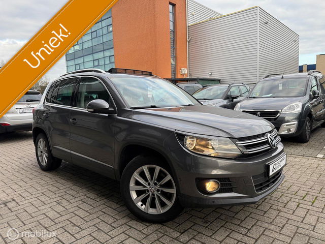 Volkswagen Tiguan - Highline 2.0 TDI | Lage km | Pano | Trekhaak