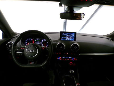 Audi A3 Sportback 1.4 TFSI S-Line Sport Edition "3x S-Line" Xenon-LED Stoelverwarming Parkeersensoren Lane-assist 19" Blind-spot