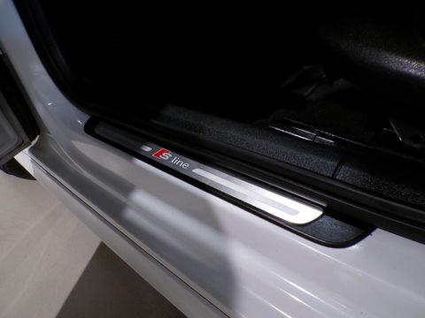 Audi A3 Sportback 1.4 TFSI S-Line Sport Edition "3x S-Line" Xenon-LED Stoelverwarming Parkeersensoren Lane-assist 19" Blind-spot