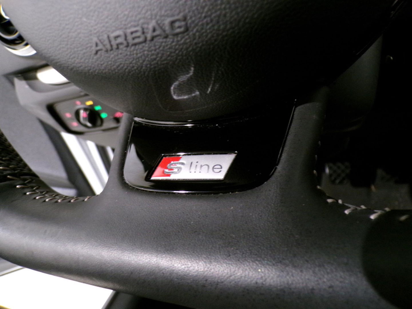 Audi A3 Sportback 1.4 TFSI S-Line Sport Edition "3x S-Line" Xenon-LED Stoelverwarming Parkeersensoren Lane-assist 19" Blind-spot