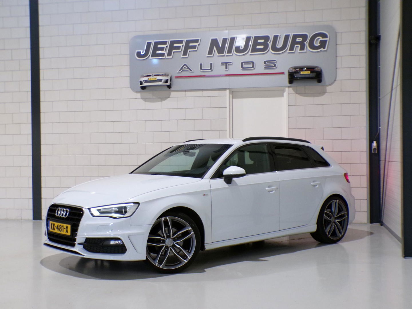 Audi A3 Sportback 1.4 TFSI S-Line Sport Edition "3x S-Line" Xenon-LED Stoelverwarming Parkeersensoren Lane-assist 19" Blind-spot