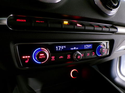 Audi A3 Sportback 1.4 TFSI S-Line Sport Edition "3x S-Line" Xenon-LED Stoelverwarming Parkeersensoren Lane-assist 19" Blind-spot