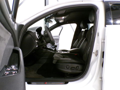 Audi A3 Sportback 1.4 TFSI S-Line Sport Edition "3x S-Line" Xenon-LED Stoelverwarming Parkeersensoren Lane-assist 19" Blind-spot