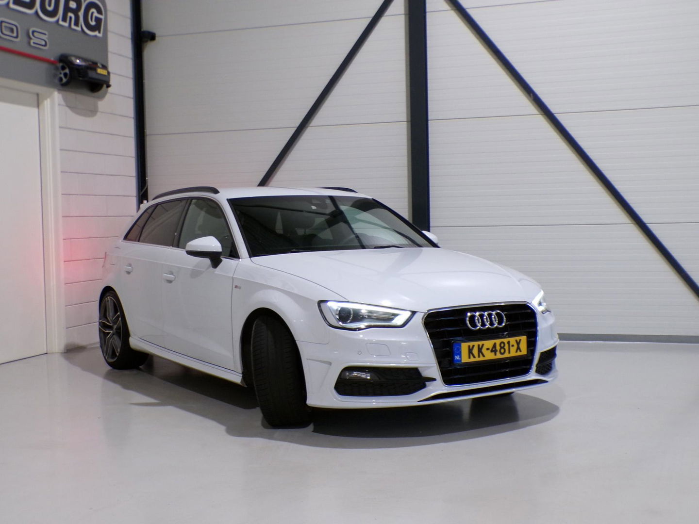 Audi A3 Sportback 1.4 TFSI S-Line Sport Edition "3x S-Line" Xenon-LED Stoelverwarming Parkeersensoren Lane-assist 19" Blind-spot