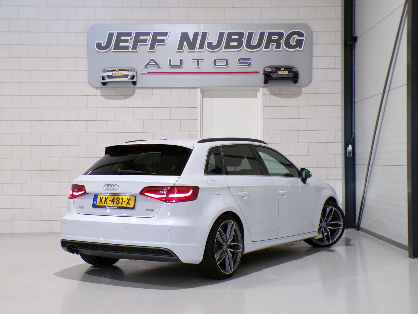 Audi A3 Sportback 1.4 TFSI S-Line Sport Edition "3x S-Line" Xenon-LED Stoelverwarming Parkeersensoren Lane-assist 19" Blind-spot