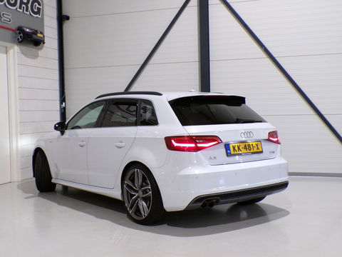 Audi A3 Sportback 1.4 TFSI S-Line Sport Edition "3x S-Line" Xenon-LED Stoelverwarming Parkeersensoren Lane-assist 19" Blind-spot