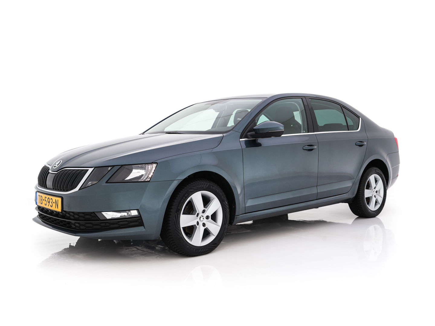 Škoda Octavia 1.6 TDI Greentech Ambition Business *LEATHER-FABRIC | NAVI-FULLMAP | HEATED-COMFORTSEATS | ECC | TOWBAR | PRIVACY-GLASS | PARKPILOT | CRUISE | 16''ALU *