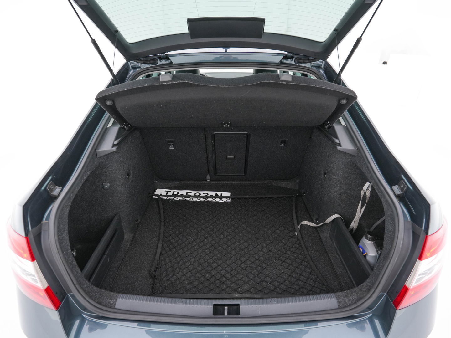 Škoda Octavia 1.6 TDI Greentech Ambition Business *LEATHER-FABRIC | NAVI-FULLMAP | HEATED-COMFORTSEATS | ECC | TOWBAR | PRIVACY-GLASS | PARKPILOT | CRUISE | 16''ALU *