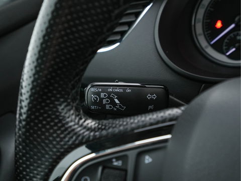 Škoda Octavia 1.6 TDI Greentech Ambition Business *LEATHER-FABRIC | NAVI-FULLMAP | HEATED-COMFORTSEATS | ECC | TOWBAR | PRIVACY-GLASS | PARKPILOT | CRUISE | 16''ALU *