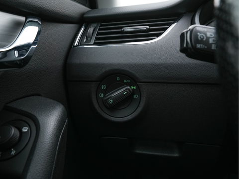 Škoda Octavia 1.6 TDI Greentech Ambition Business *LEATHER-FABRIC | NAVI-FULLMAP | HEATED-COMFORTSEATS | ECC | TOWBAR | PRIVACY-GLASS | PARKPILOT | CRUISE | 16''ALU *