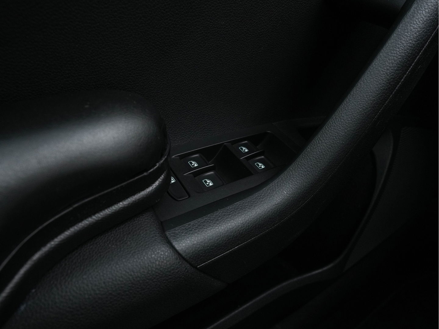 Škoda Octavia 1.6 TDI Greentech Ambition Business *LEATHER-FABRIC | NAVI-FULLMAP | HEATED-COMFORTSEATS | ECC | TOWBAR | PRIVACY-GLASS | PARKPILOT | CRUISE | 16''ALU *