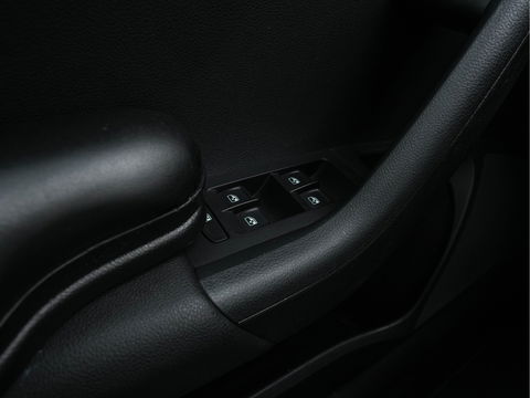 Škoda Octavia 1.6 TDI Greentech Ambition Business *LEATHER-FABRIC | NAVI-FULLMAP | HEATED-COMFORTSEATS | ECC | TOWBAR | PRIVACY-GLASS | PARKPILOT | CRUISE | 16''ALU *