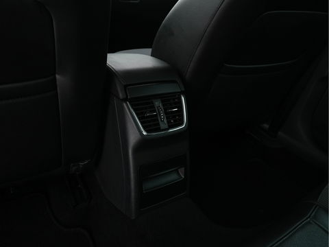 Škoda Octavia 1.6 TDI Greentech Ambition Business *LEATHER-FABRIC | NAVI-FULLMAP | HEATED-COMFORTSEATS | ECC | TOWBAR | PRIVACY-GLASS | PARKPILOT | CRUISE | 16''ALU *