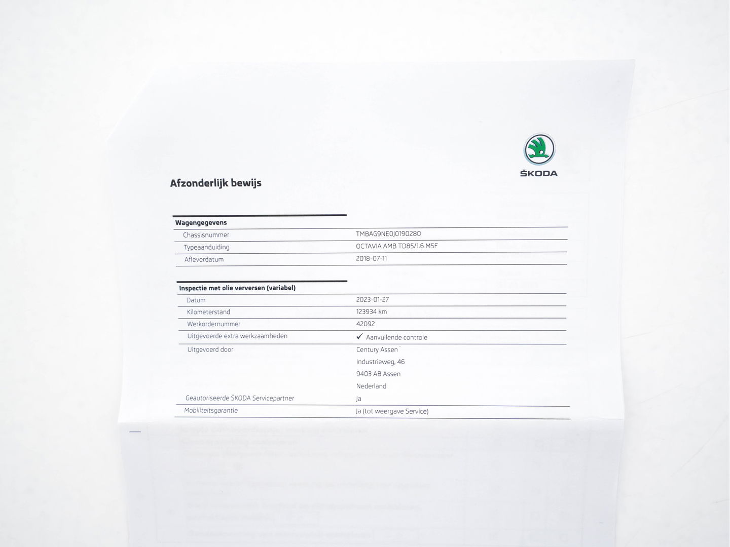 Škoda Octavia 1.6 TDI Greentech Ambition Business *LEATHER-FABRIC | NAVI-FULLMAP | HEATED-COMFORTSEATS | ECC | TOWBAR | PRIVACY-GLASS | PARKPILOT | CRUISE | 16''ALU *