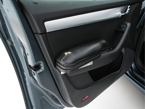 Škoda Octavia 1.6 TDI Greentech Ambition Business *LEATHER-FABRIC | NAVI-FULLMAP | HEATED-COMFORTSEATS | ECC | TOWBAR | PRIVACY-GLASS | PARKPILOT | CRUISE | 16''ALU *