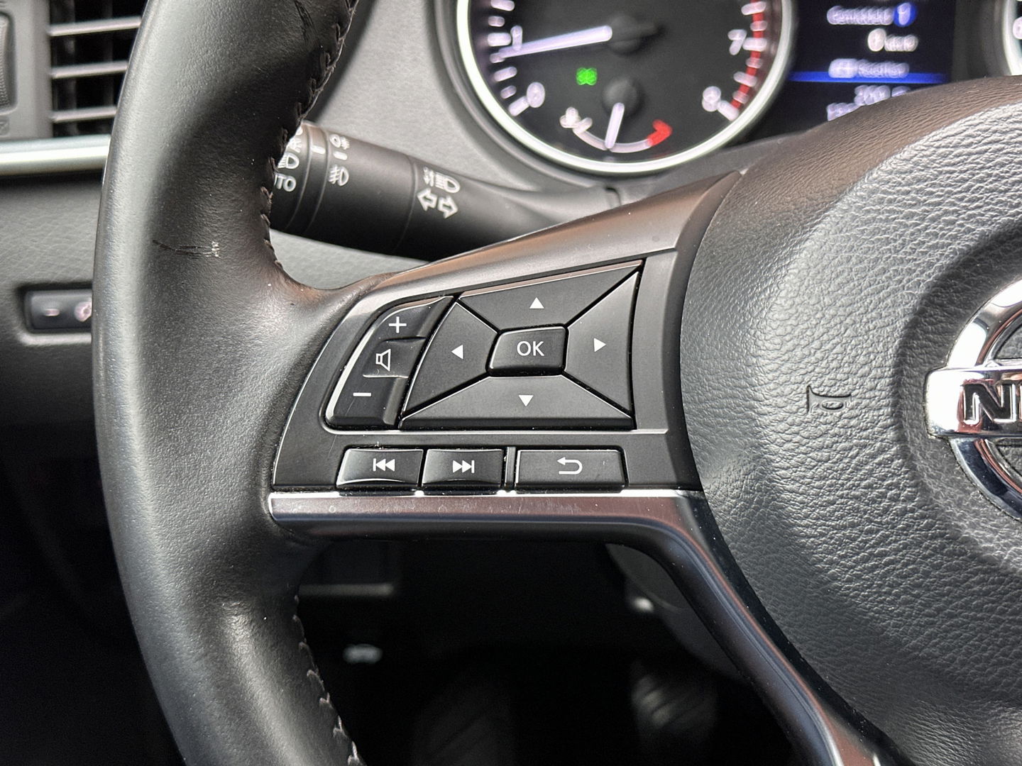 Nissan QASHQAI 1.3 DIG-T N-Connecta | Cruise Control | 360 Camera | Apple Carplay | Android Auto | Parkeersensoren | Keyless | Achteruitrijcamera | Bluetooth | Airconditioning