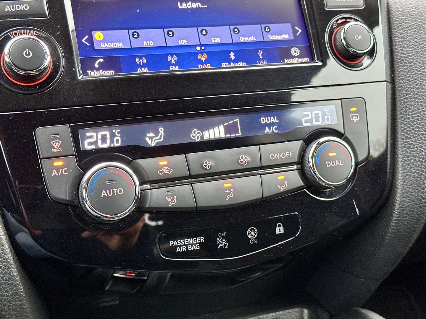 Nissan QASHQAI 1.3 DIG-T N-Connecta | Cruise Control | 360 Camera | Apple Carplay | Android Auto | Parkeersensoren | Keyless | Achteruitrijcamera | Bluetooth | Airconditioning