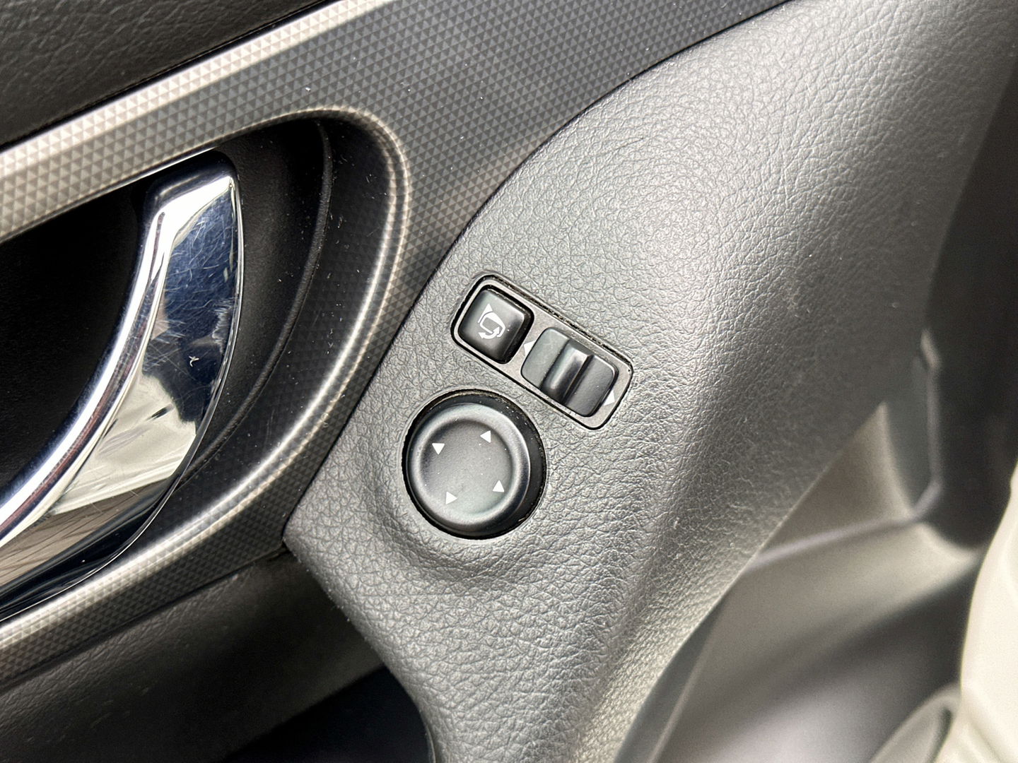 Nissan QASHQAI 1.3 DIG-T N-Connecta | Cruise Control | 360 Camera | Apple Carplay | Android Auto | Parkeersensoren | Keyless | Achteruitrijcamera | Bluetooth | Airconditioning