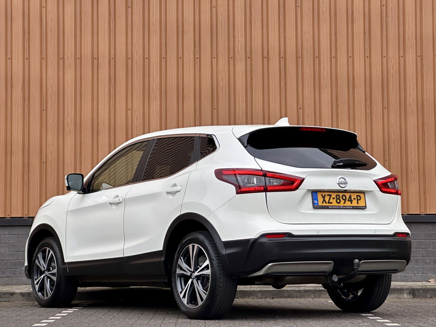 Nissan QASHQAI 1.3 DIG-T N-Connecta | Cruise Control | 360 Camera | Apple Carplay | Android Auto | Parkeersensoren | Keyless | Achteruitrijcamera | Bluetooth | Airconditioning
