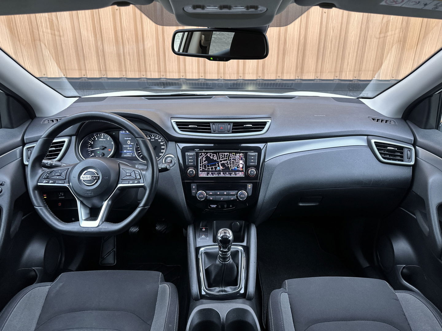 Nissan QASHQAI 1.3 DIG-T N-Connecta | Cruise Control | 360 Camera | Apple Carplay | Android Auto | Parkeersensoren | Keyless | Achteruitrijcamera | Bluetooth | Airconditioning