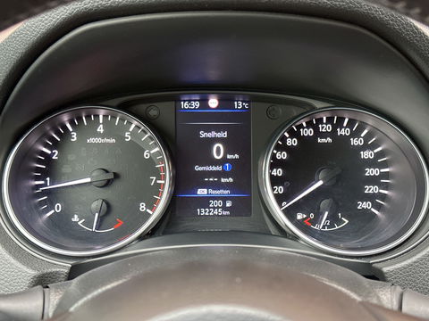 Nissan QASHQAI 1.3 DIG-T N-Connecta | Cruise Control | 360 Camera | Apple Carplay | Android Auto | Parkeersensoren | Keyless | Achteruitrijcamera | Bluetooth | Airconditioning