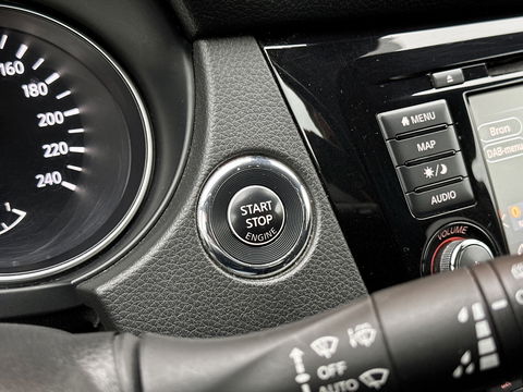 Nissan QASHQAI 1.3 DIG-T N-Connecta | Cruise Control | 360 Camera | Apple Carplay | Android Auto | Parkeersensoren | Keyless | Achteruitrijcamera | Bluetooth | Airconditioning
