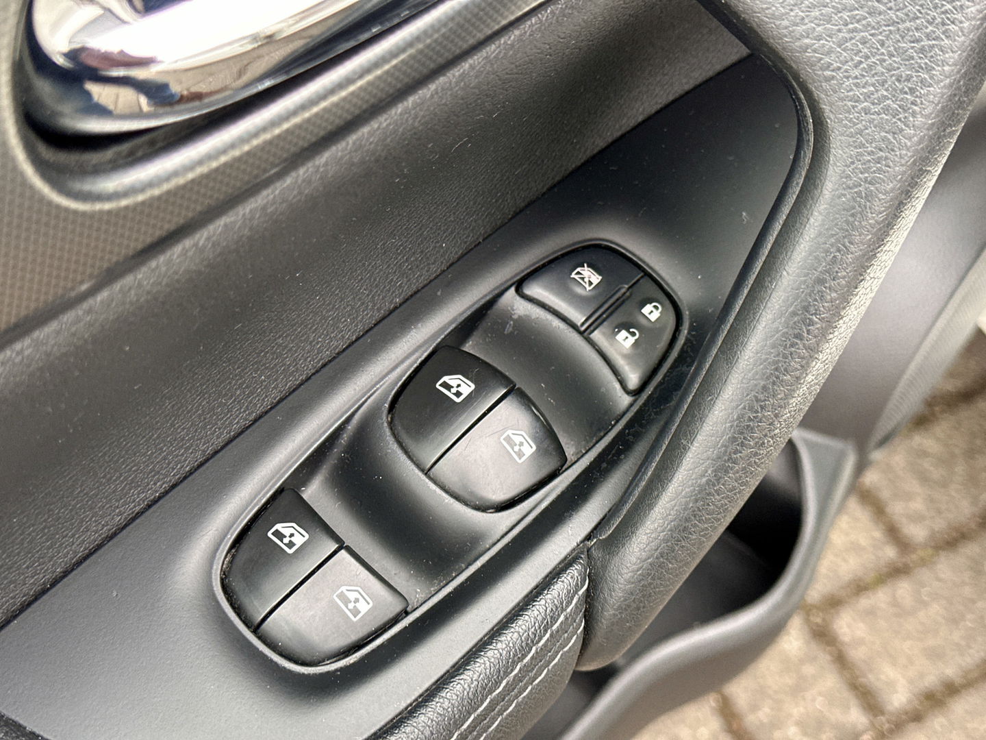 Nissan QASHQAI 1.3 DIG-T N-Connecta | Cruise Control | 360 Camera | Apple Carplay | Android Auto | Parkeersensoren | Keyless | Achteruitrijcamera | Bluetooth | Airconditioning