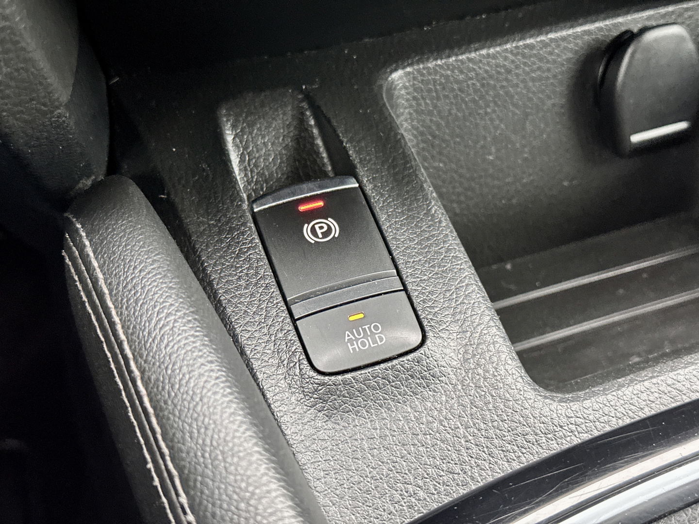 Nissan QASHQAI 1.3 DIG-T N-Connecta | Cruise Control | 360 Camera | Apple Carplay | Android Auto | Parkeersensoren | Keyless | Achteruitrijcamera | Bluetooth | Airconditioning