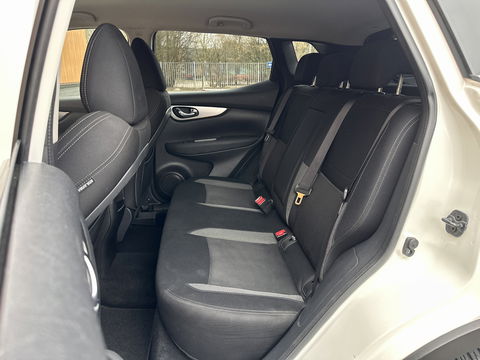 Nissan QASHQAI 1.3 DIG-T N-Connecta | Cruise Control | 360 Camera | Apple Carplay | Android Auto | Parkeersensoren | Keyless | Achteruitrijcamera | Bluetooth | Airconditioning