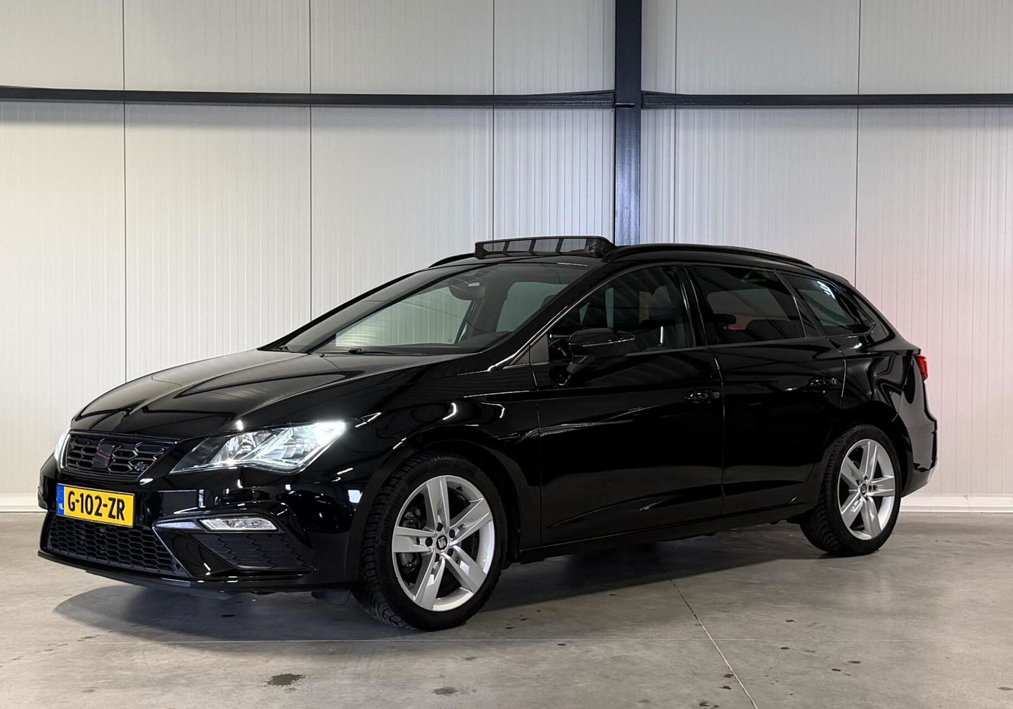 SEAT Leon ST 1.5 TSI 150PK FR Pano Virtual Sfeer Carplay NAP