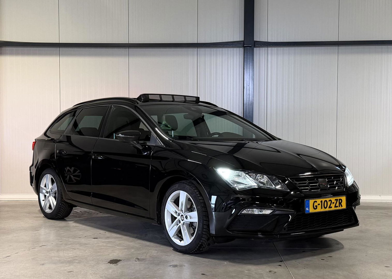 SEAT Leon ST 1.5 TSI 150PK FR Pano Virtual Sfeer Carplay NAP