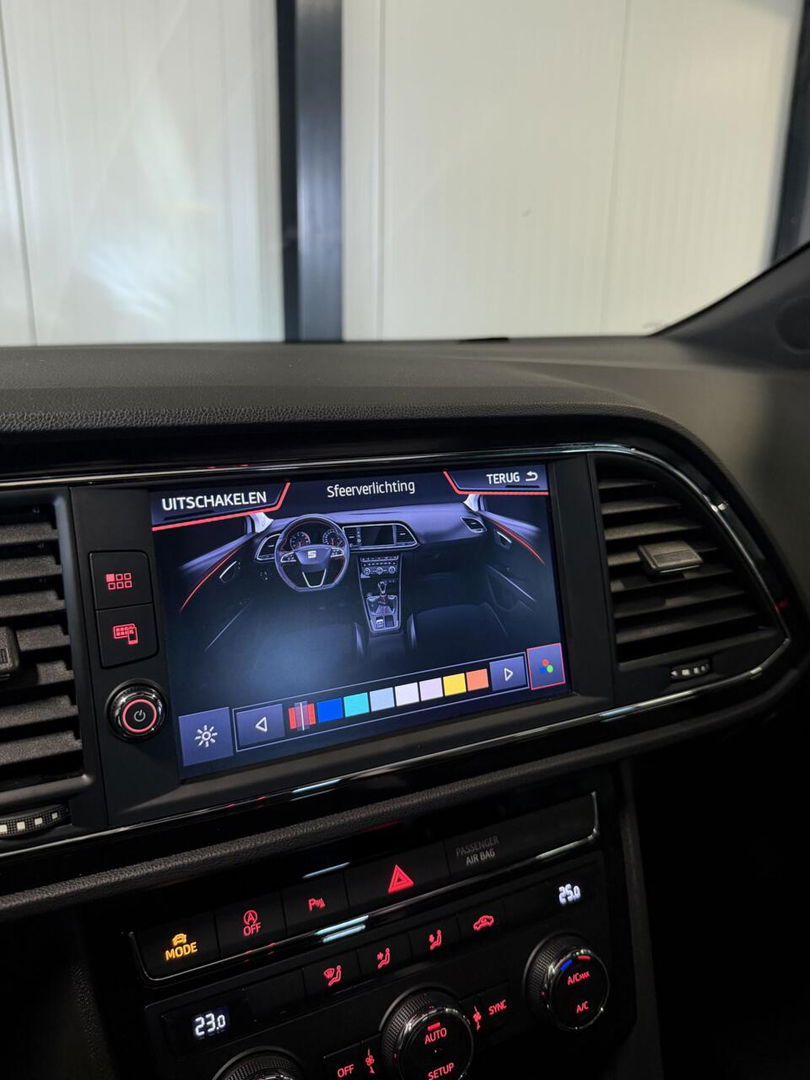 SEAT Leon ST 1.5 TSI 150PK FR Pano Virtual Sfeer Carplay NAP