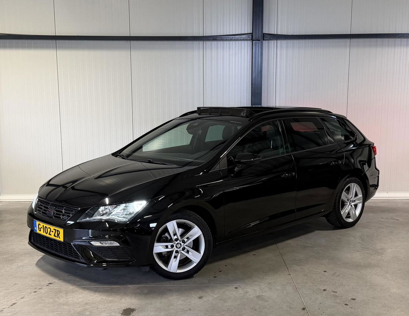SEAT Leon ST 1.5 TSI 150PK FR Pano Virtual Sfeer Carplay NAP