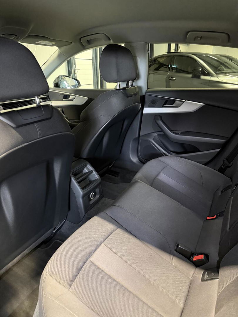 Audi A5 Sportback 2.0 TFSI Black Edition Carplay Trekhaak