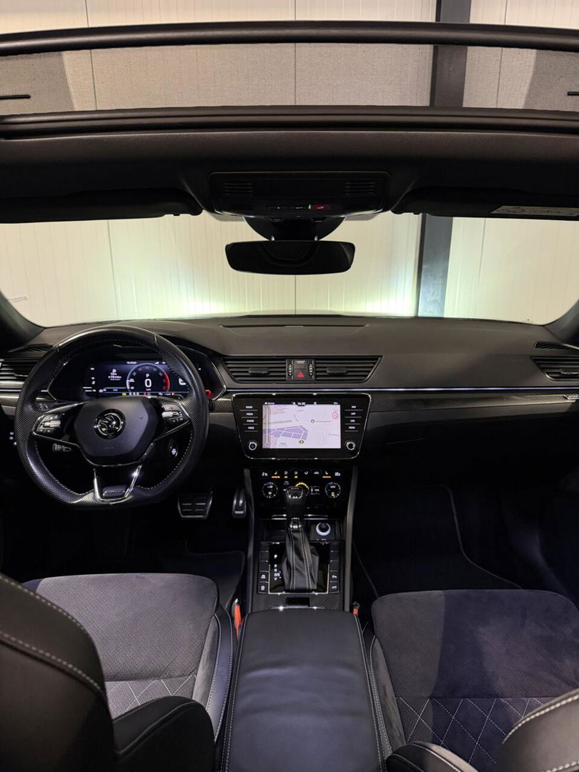 Škoda Superb Combi Skoda Superb 1.5 TSI Sportine Pano Virtual Trekhaak Memory